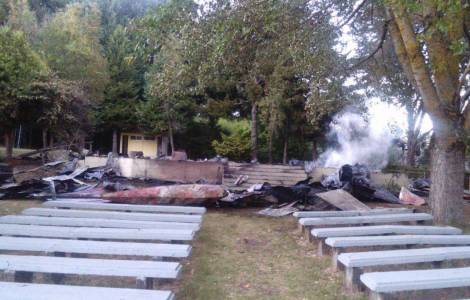 Eglise incendiée à Vilcun (Chili)
