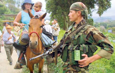 Le famiglie stanno fuggendo per la violenza