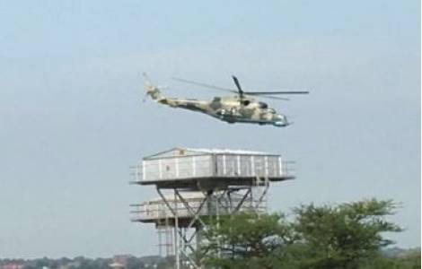  MIL Mi-24 Hind governamental sobre Juba