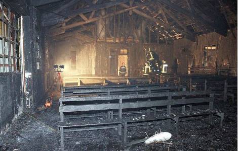 Igreja incendiada no Chile
