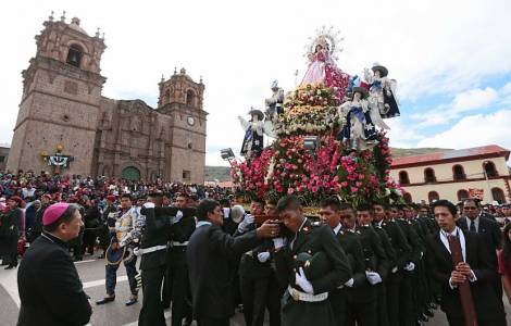 Fête de la Chandeleur à Puno (Pérou)