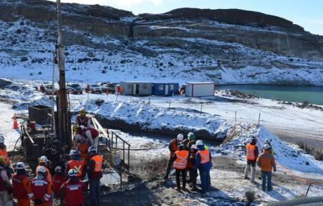 La Patagonia unita nella vicenda dei due minatori intrappolati sottoterra