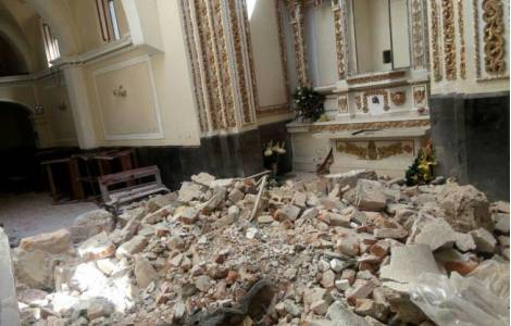 Solidarité des chrétiens après le séisme ayant pro